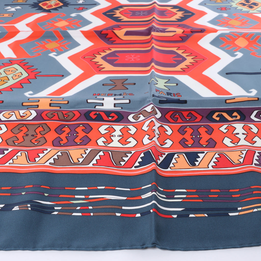 Hermès Carré 90 "KILIM" Silk handkerchief in Gray x Red
