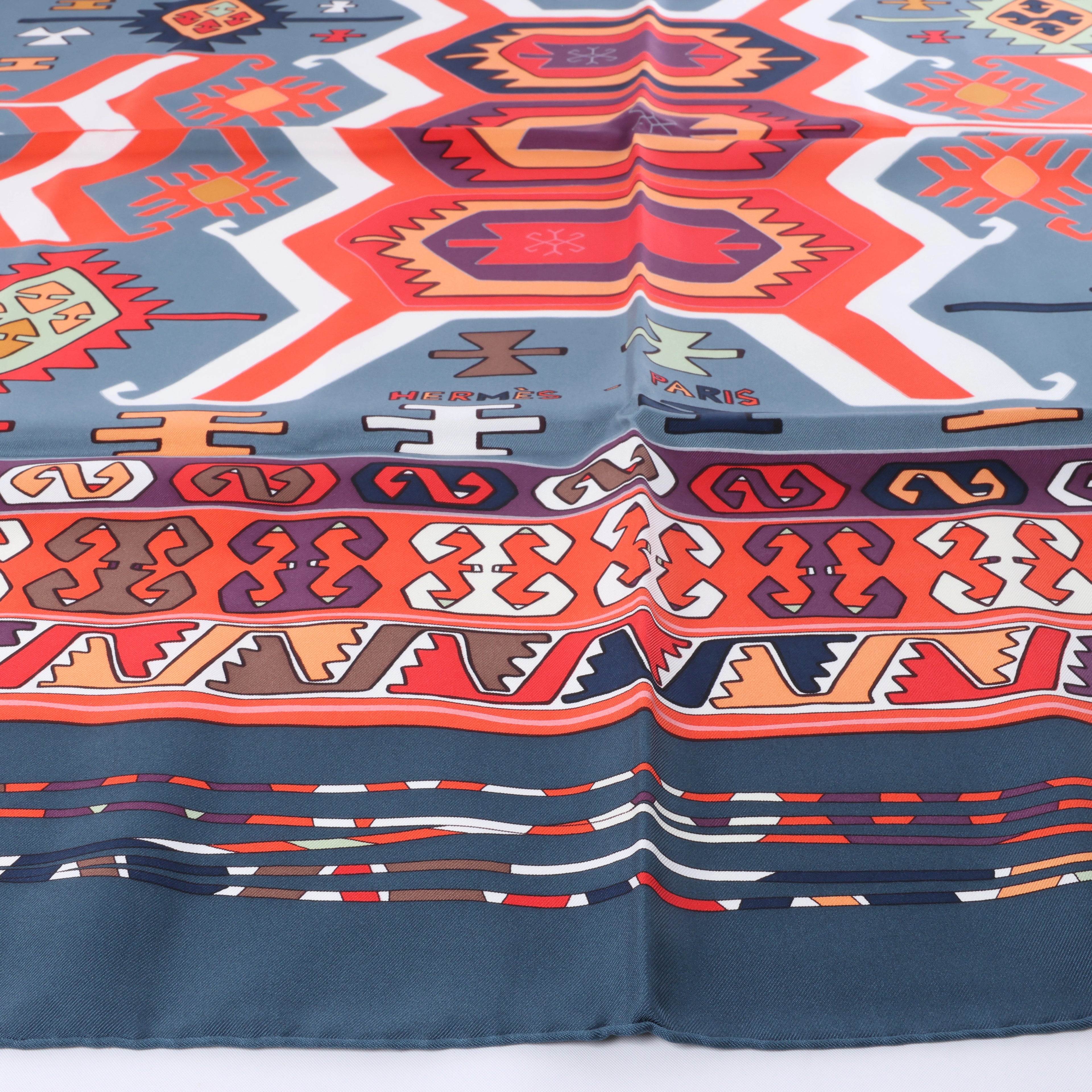 Hermès Carré 90 "KILIM" Silk handkerchief in Gray x Red