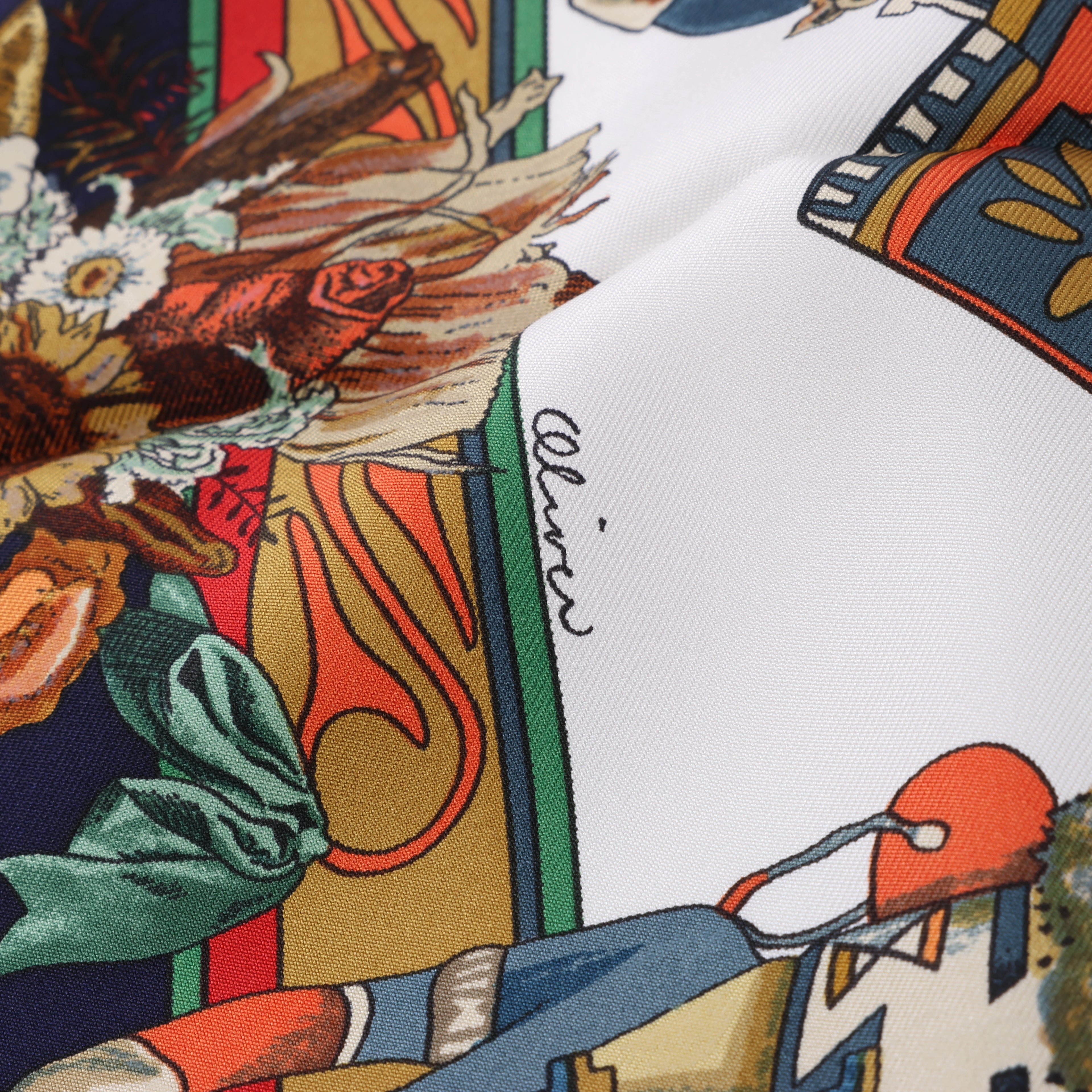 Hermès Carré 90 "Kachinas" Silk handkerchief in Navy Blue