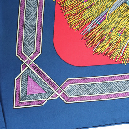 Hermès Carré 90 „Cuirs Du Desert“ Seidentaschentuch in Marineblau x Rot