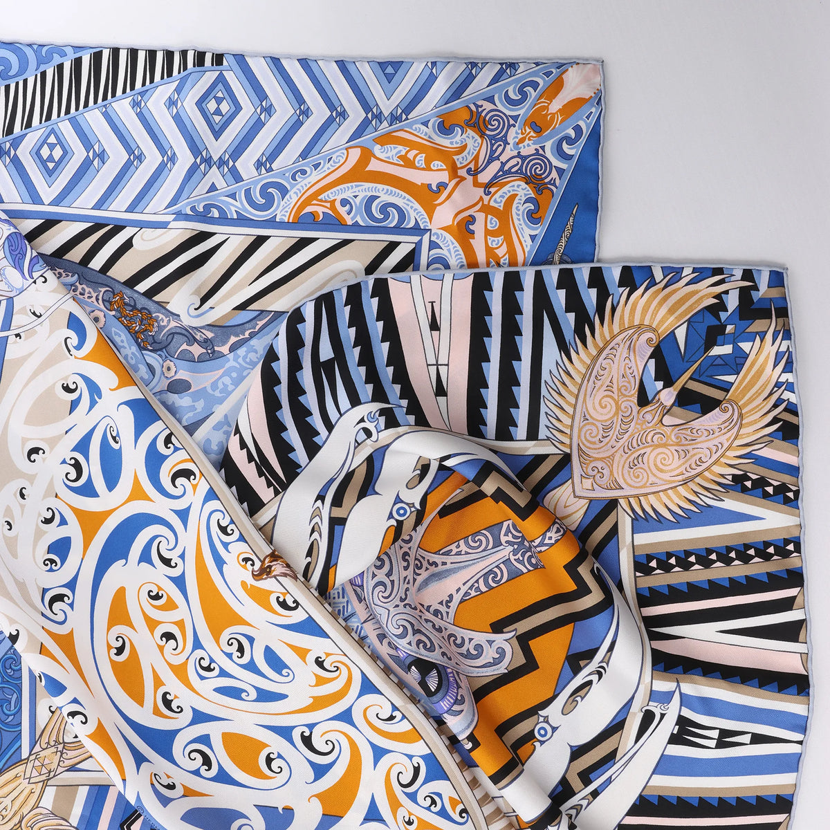 Hermès Carré 90 "Kawaora" Silk handkerchief in Blue