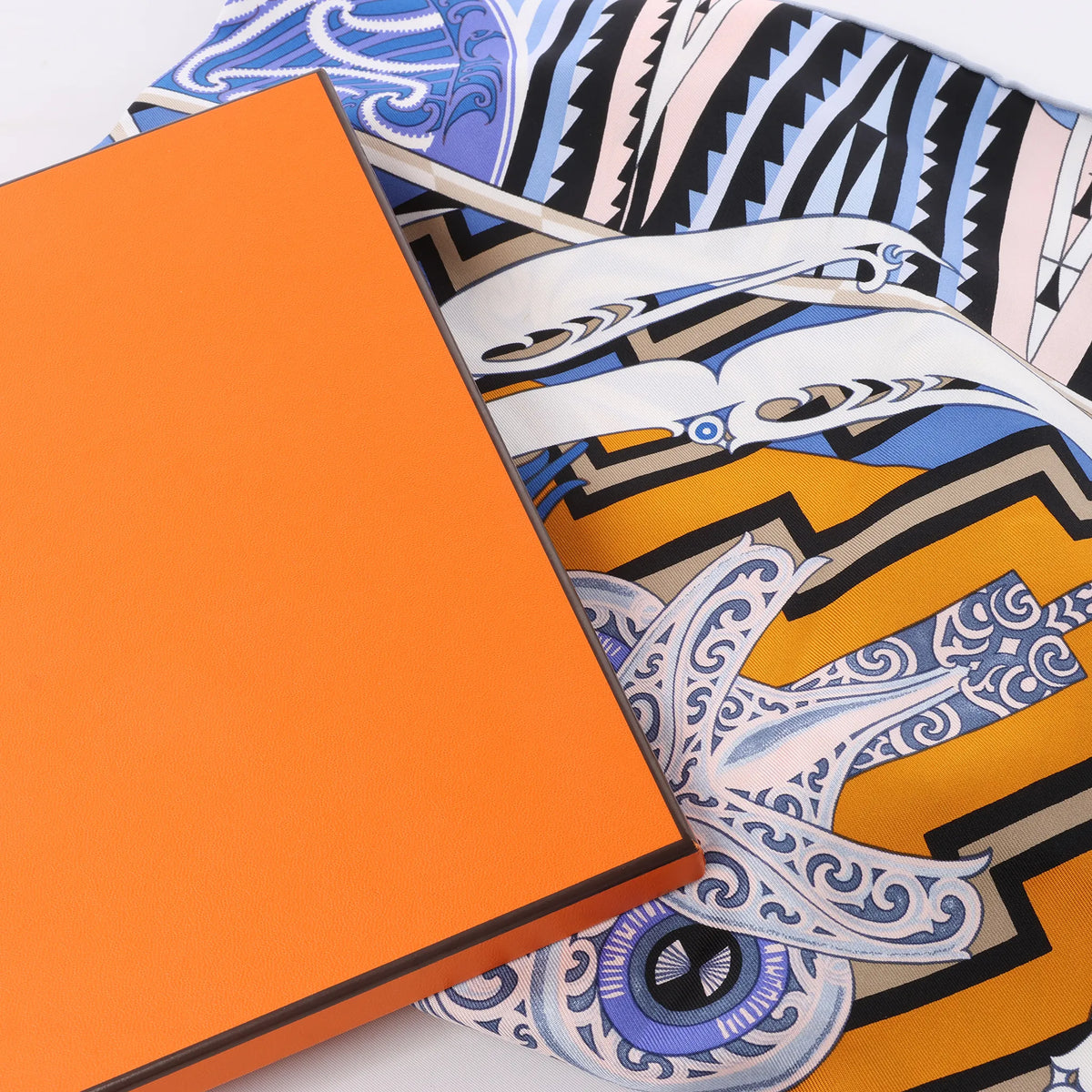 Hermès Carré 90 "Kawaora" Silk handkerchief in Blue