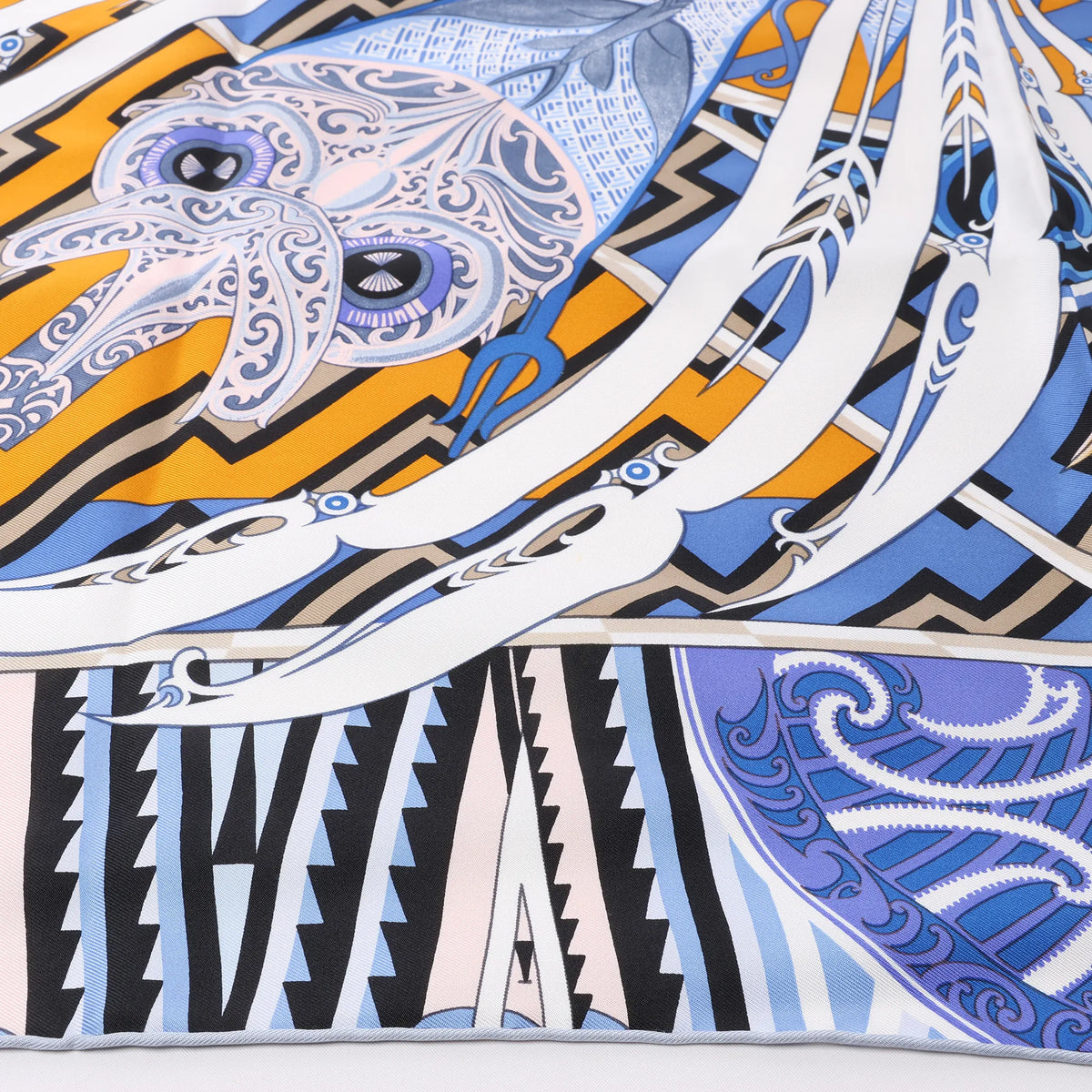 Hermès Carré 90 "Kawaora" Silk handkerchief in Blue