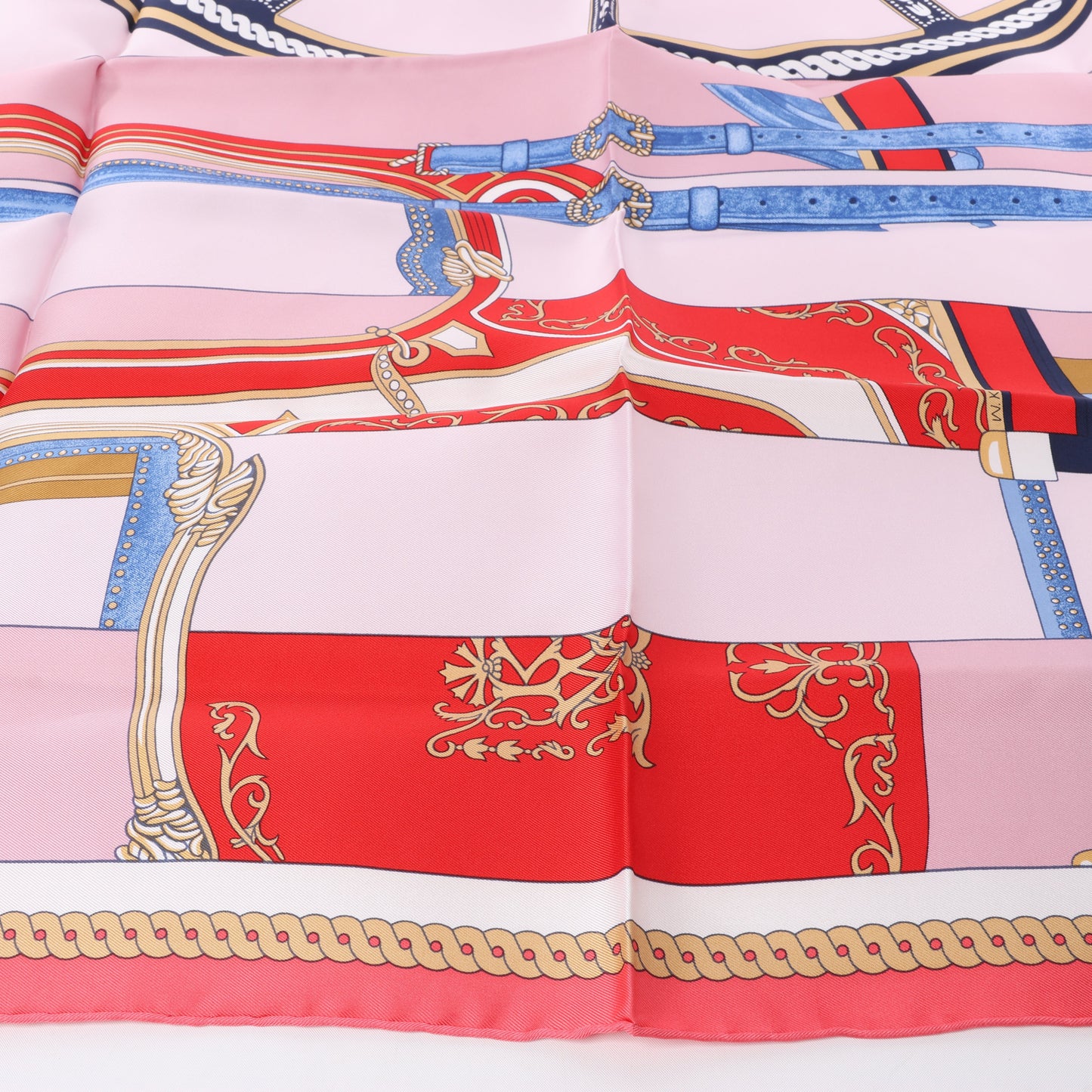 Hermès Carré 90 "LA BERLINE BAYADERE" Silk handkerchief in Pink