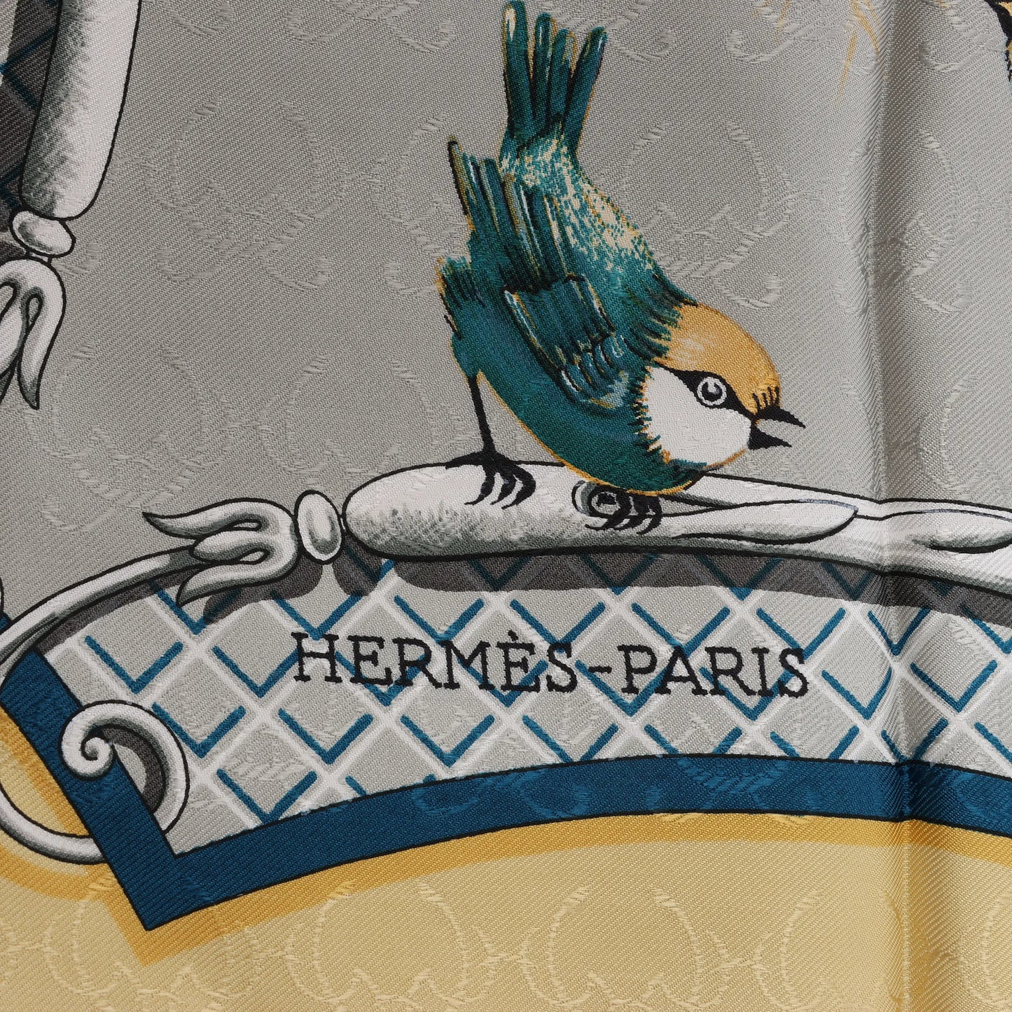 Hermès Carré 90 "LA CLE des CHAMPS" Silk handkerchief in Beige