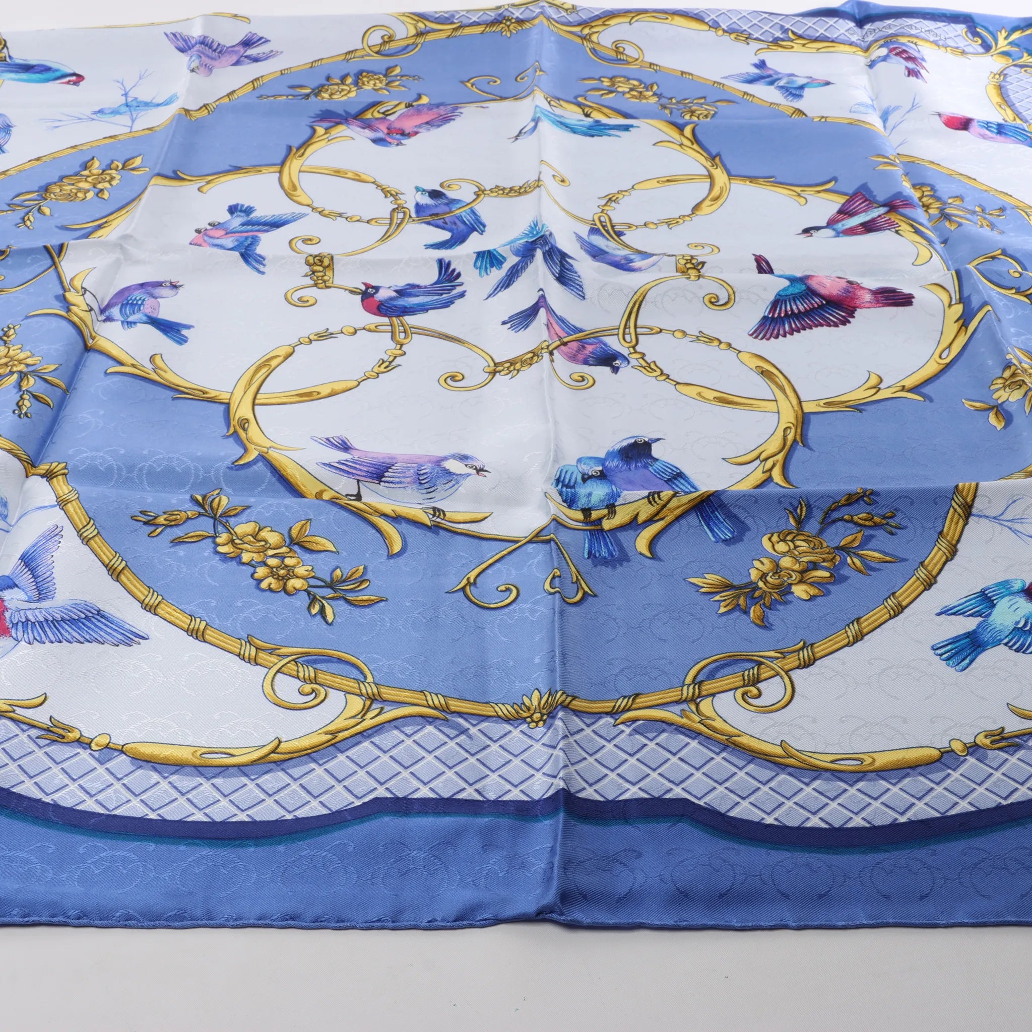 Hermès Carré 90 "LA CLE des CHAMPS" Silk handkerchief in Blue