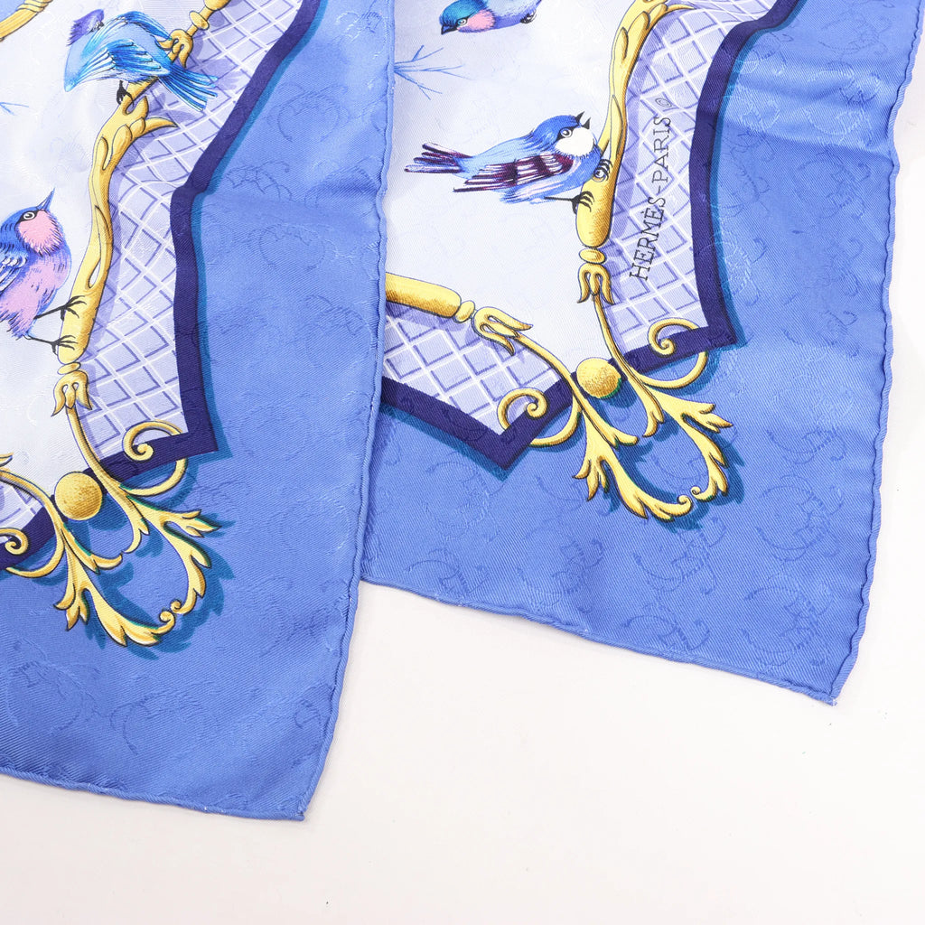 Hermès Carré 90 "LA CLE des CHAMPS" Silk handkerchief in Blue