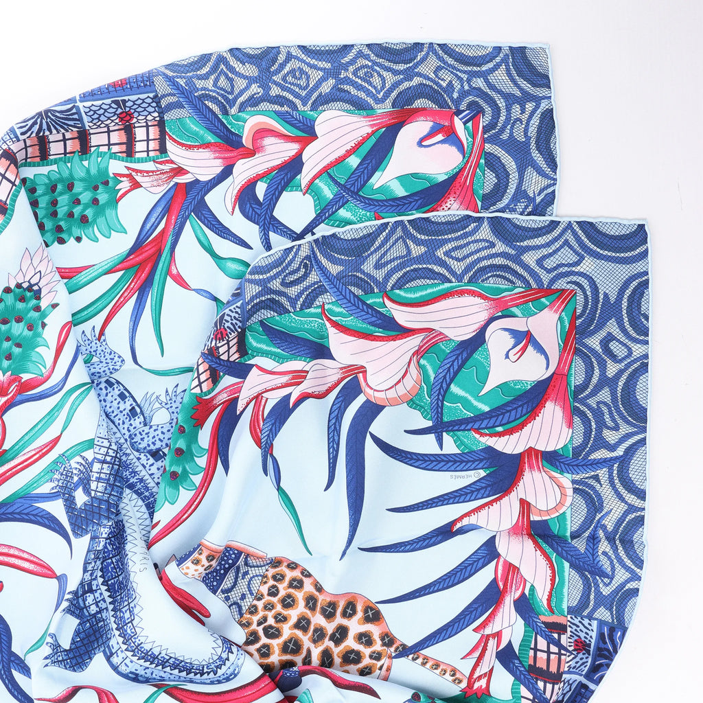 Hermès Carré 90 "LA MARCHE Du ZAMBEZE" Silk handkerchief in Blue