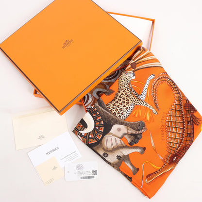 Hermès Carré 90 „LA MARCHE Du ZAMBEZE“ Seidentaschentuch in Orange