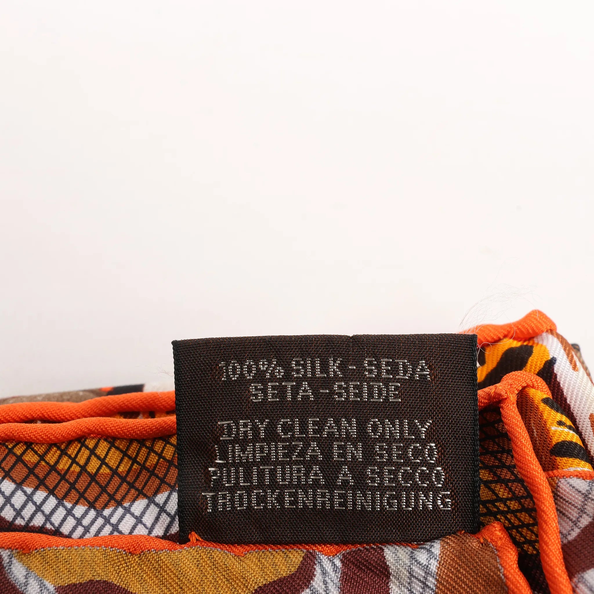 Hermès Carré 90 "LA MARCHE Du ZAMBEZE" Silk handkerchief in Orange