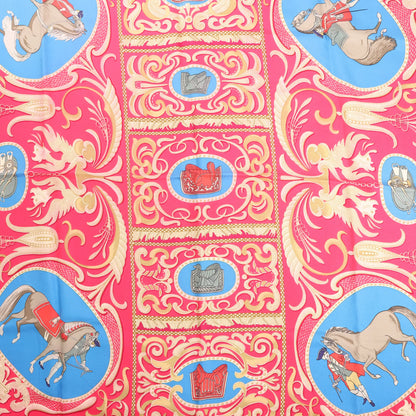 Hermès Carré 90 „LA PRESENTATION“ Seidentaschentuch in Burgunderrot