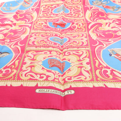 Hermès Carré 90 „LA PRESENTATION“ Seidentaschentuch in Burgunderrot