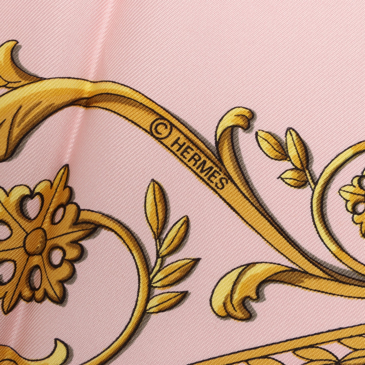 Hermès Carré 90 "LA PROMENADE DE LONGCHAMPS" Silk handkerchief in Pink