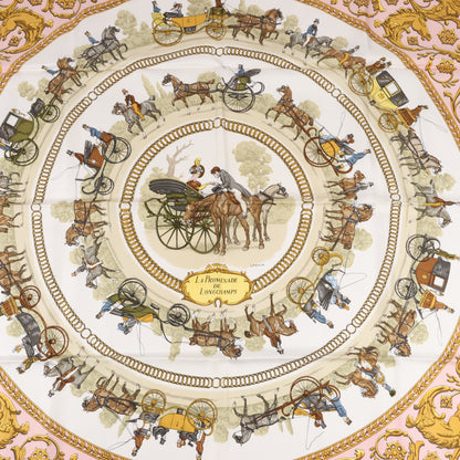 Hermès Carré 90 „LA PROMENADE DE LONGCHAMPS“ Seidentaschentuch in Rosa