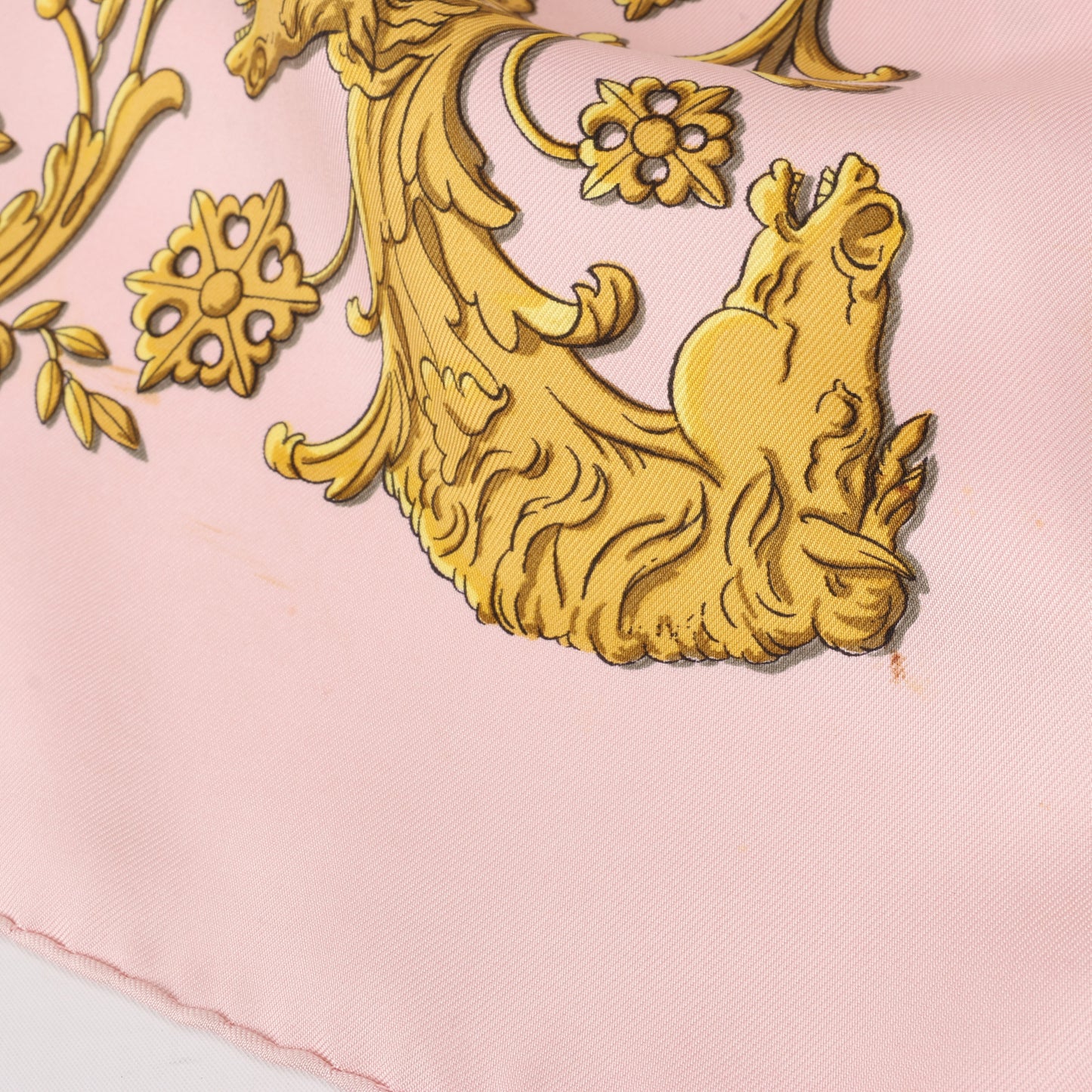 Hermès Carré 90 "LA PROMENADE DE LONGCHAMPS" Silk handkerchief in Pink