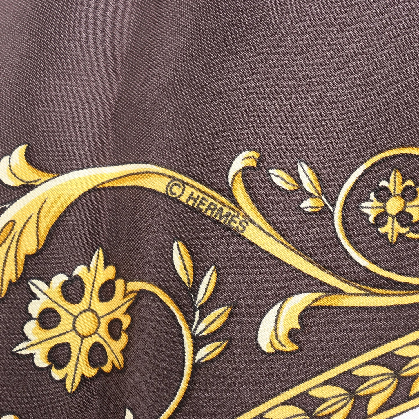 Hermès Carré 90 "LA PROMENADE DE LONGCHAMPS" Silk handkerchief in Brown