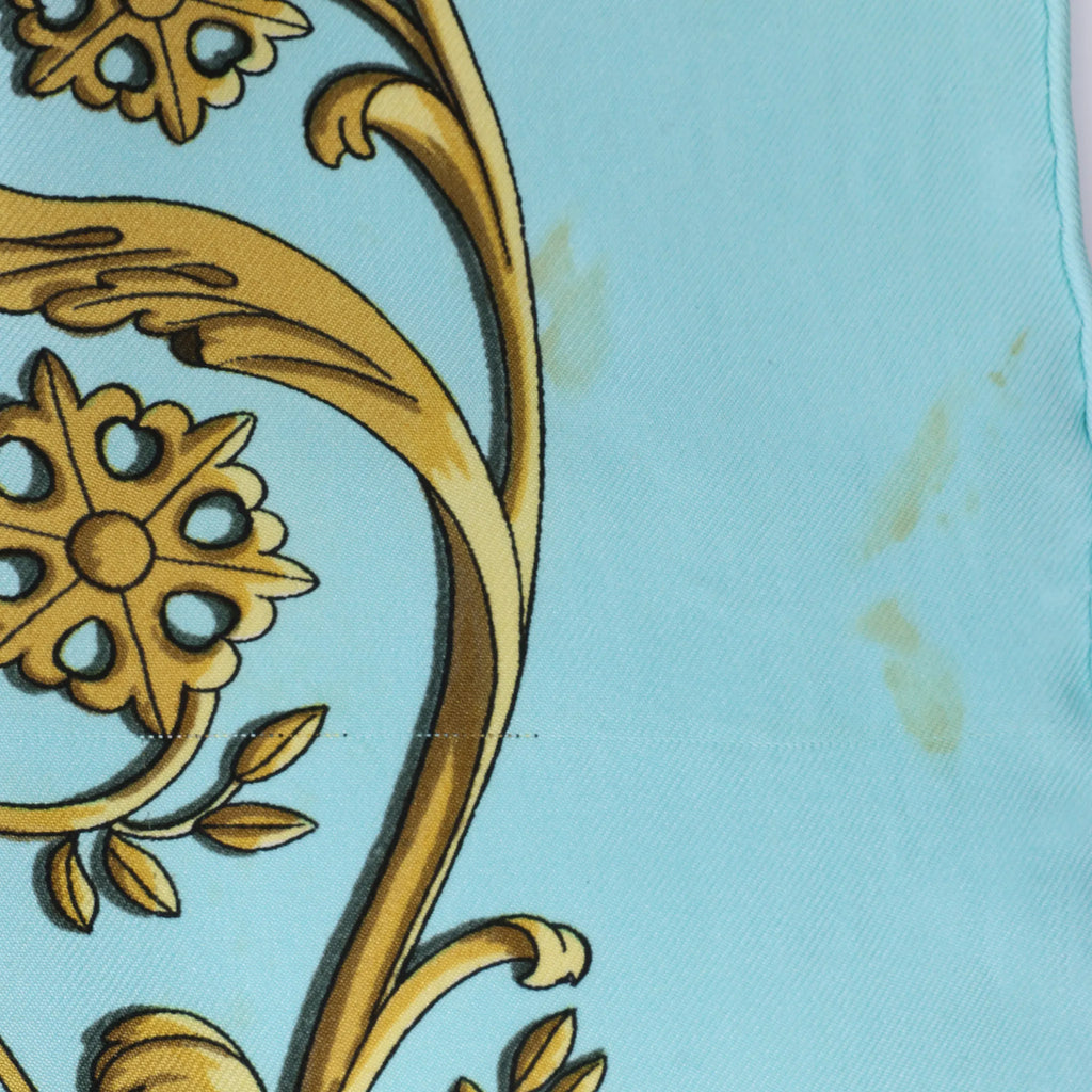 Hermès Carré 90 "LA PROMENADE DE LONGCHAMPS" Silk handkerchief in Blue