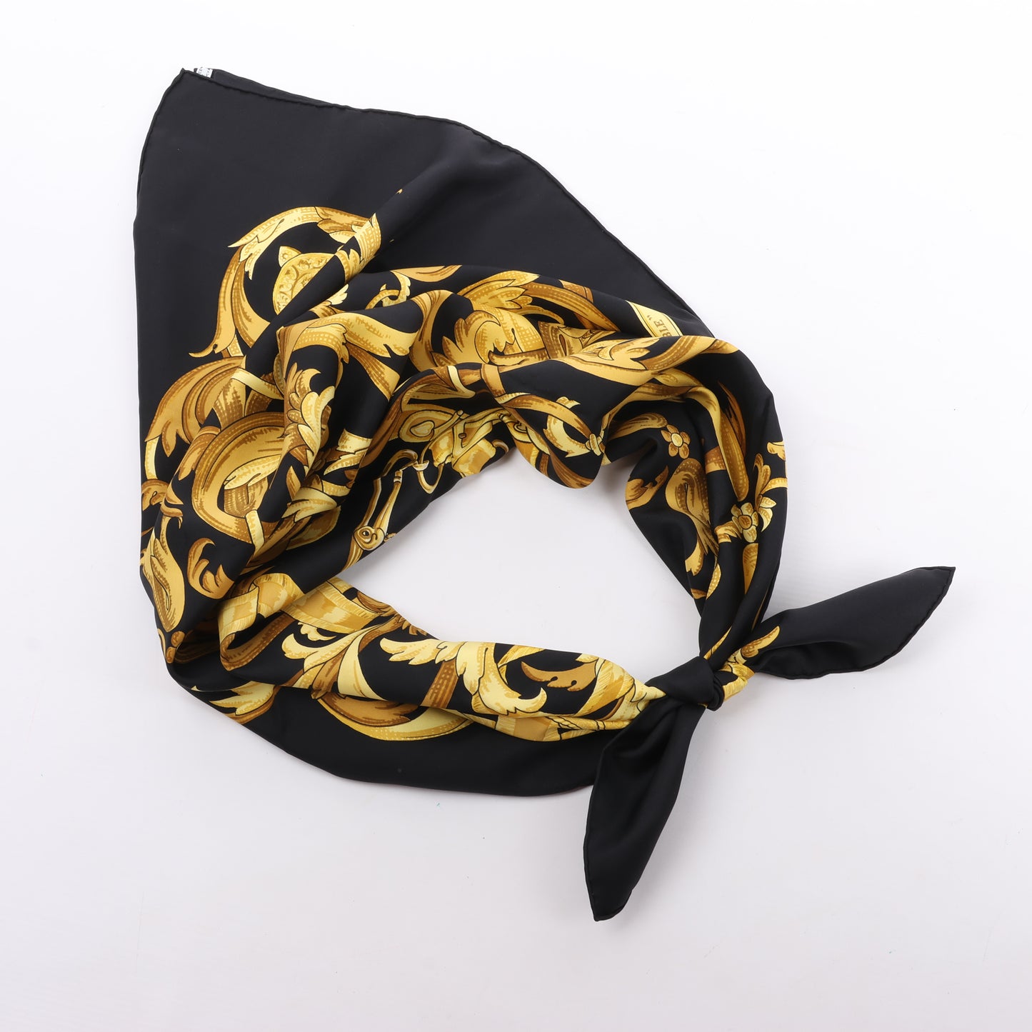Hermès Carré 90 "LE MORS A LA CONETABLE" 100% Silk Scarf in Black