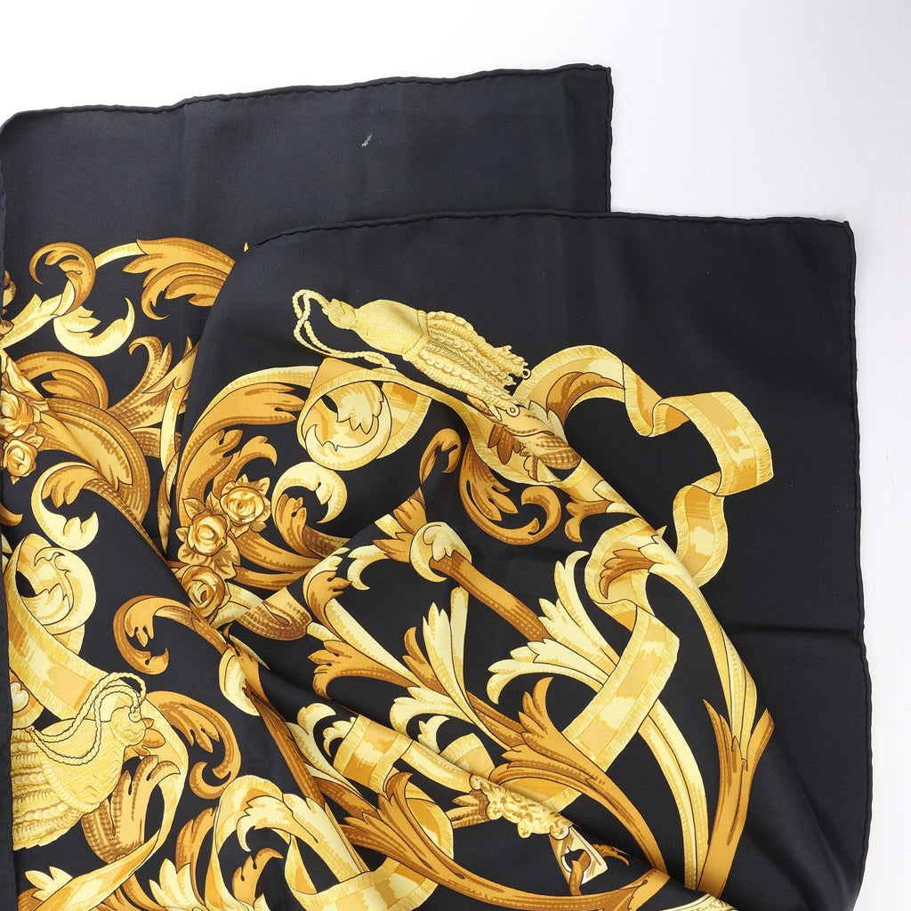 Hermès Carré 90 "LE MORS A LA CONETABLE" Silk handkerchief in Black x Gold