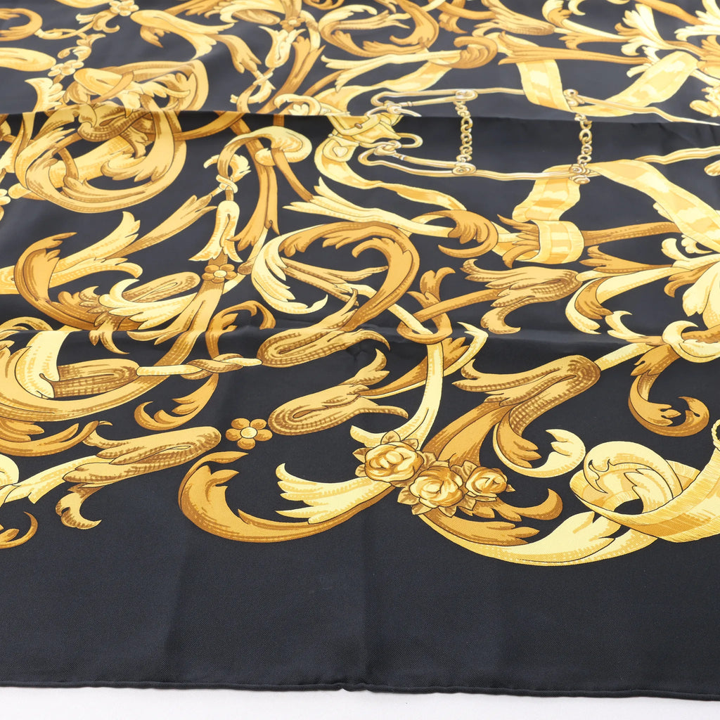 Hermès Carré 90 "LE MORS A LA CONETABLE" Silk handkerchief in Black x Gold