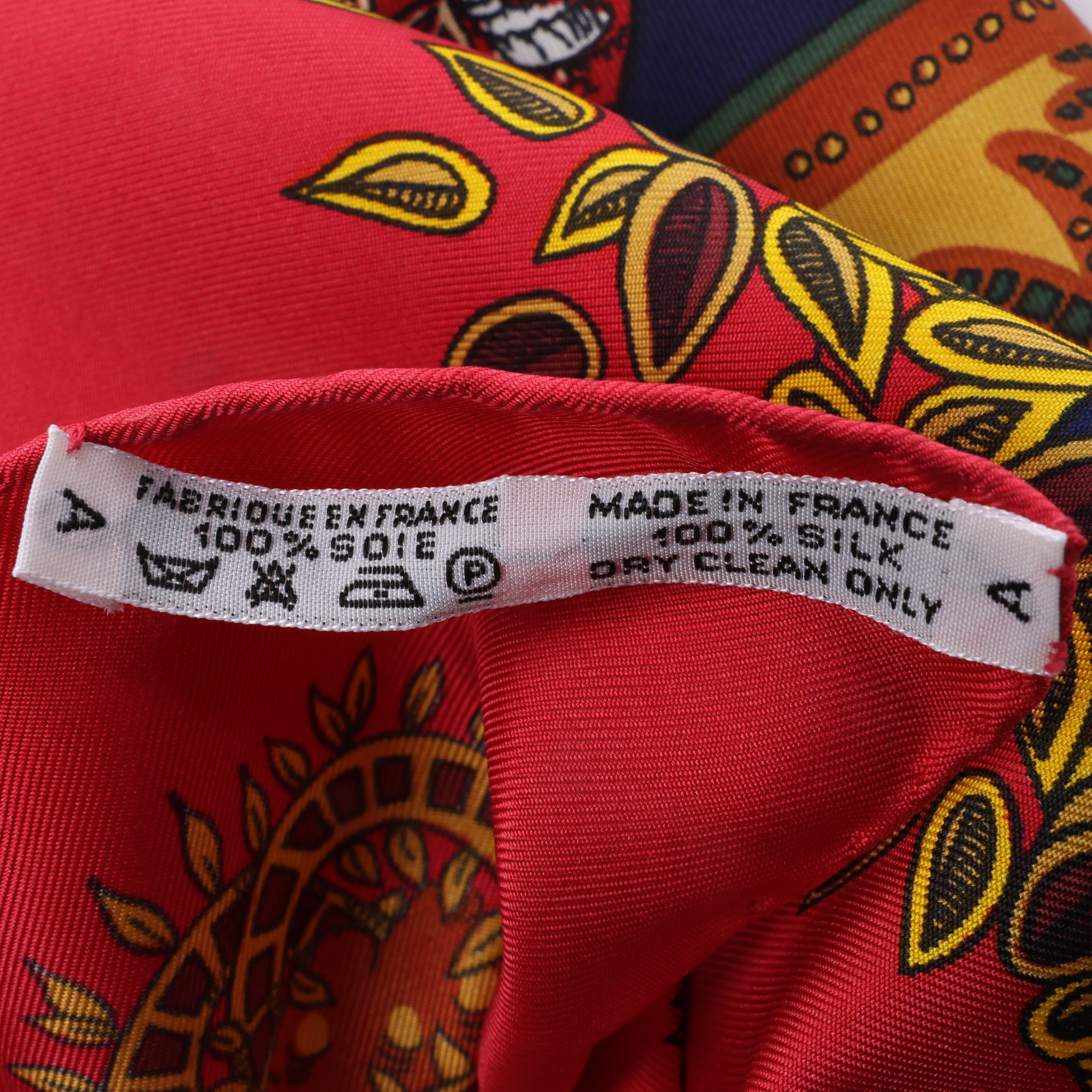 Hermès Carré 90 "LE PARADIS DU ROY" 100% Silk Scarf in Red