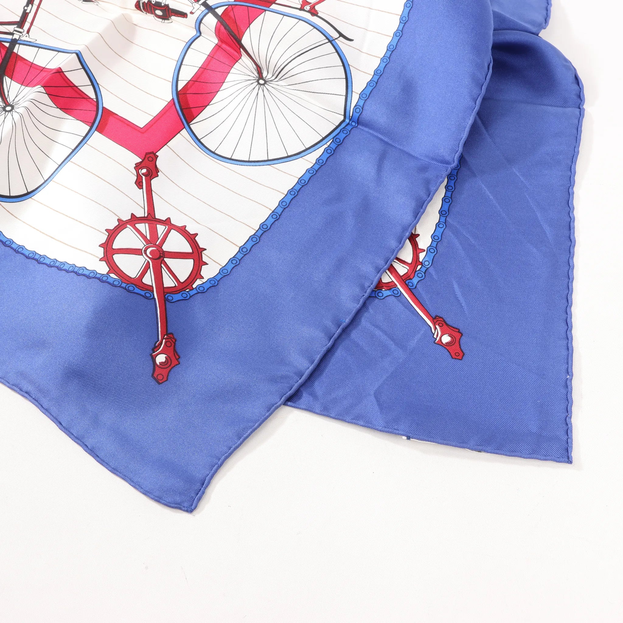 Hermès Carré 90 "LES BECANES" Silk handkerchief in Blue x White