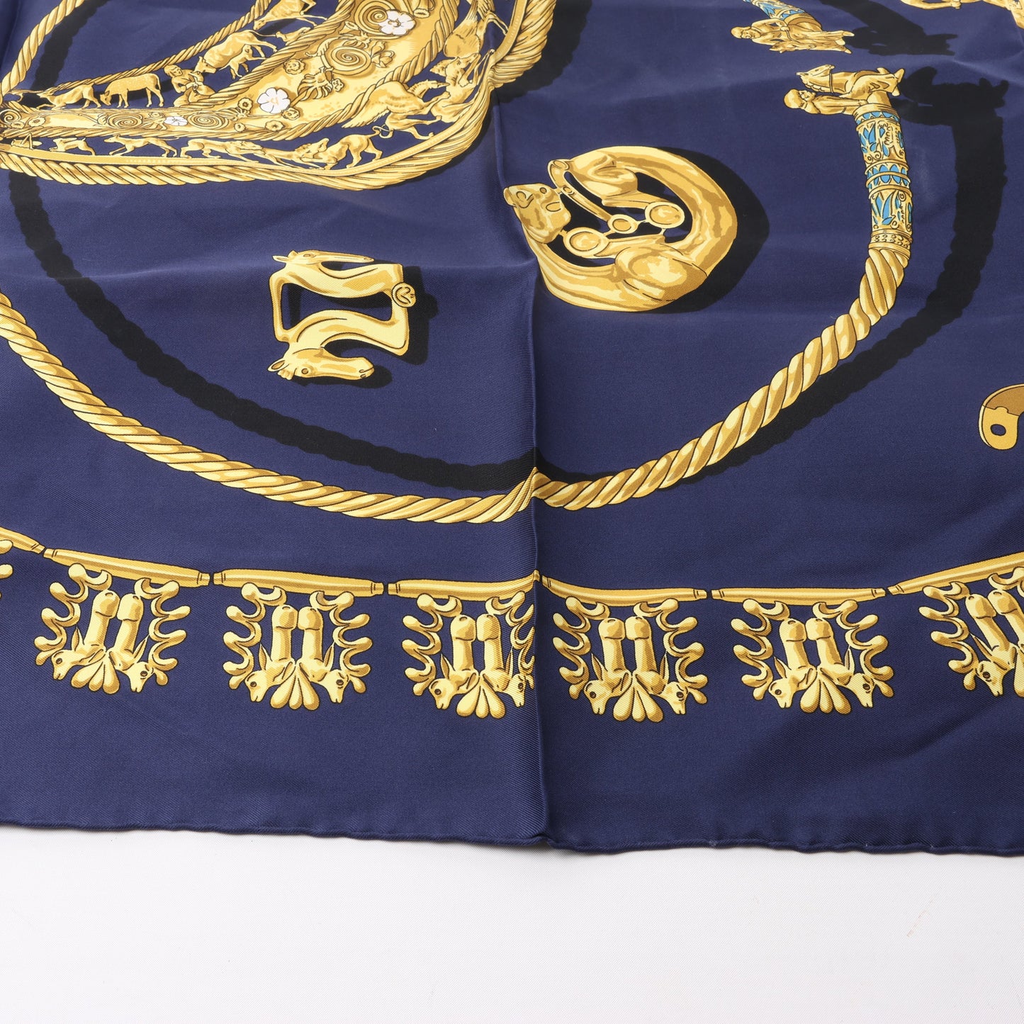 Hermès Carré 90 "LES CAVALIERS D'OR" 100% Silk Scarf in Navy Blue x Gold