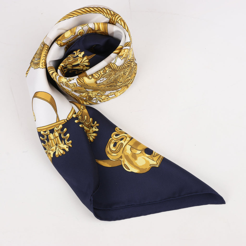 Hermès Carré 90 "LES CAVALIERS D'OR" Silk handkerchief in Navy Blue