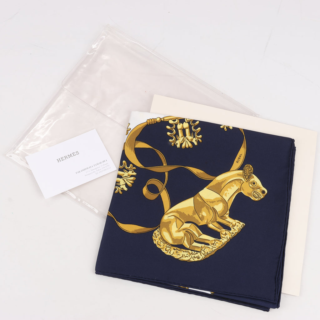 Hermès Carré 90 "LES CAVALIERS D'OR" Silk handkerchief in Navy Blue