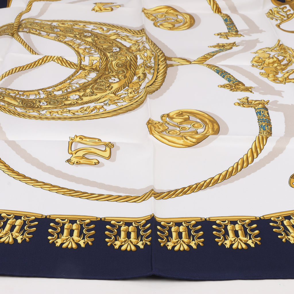 Hermès Carré 90 "LES CAVALIERS D'OR" Silk handkerchief in Navy Blue