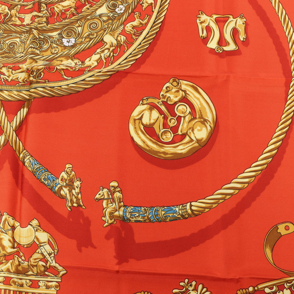 Hermès Carré 90 "LES CAVALIERS D'OR" Silk handkerchief in Red