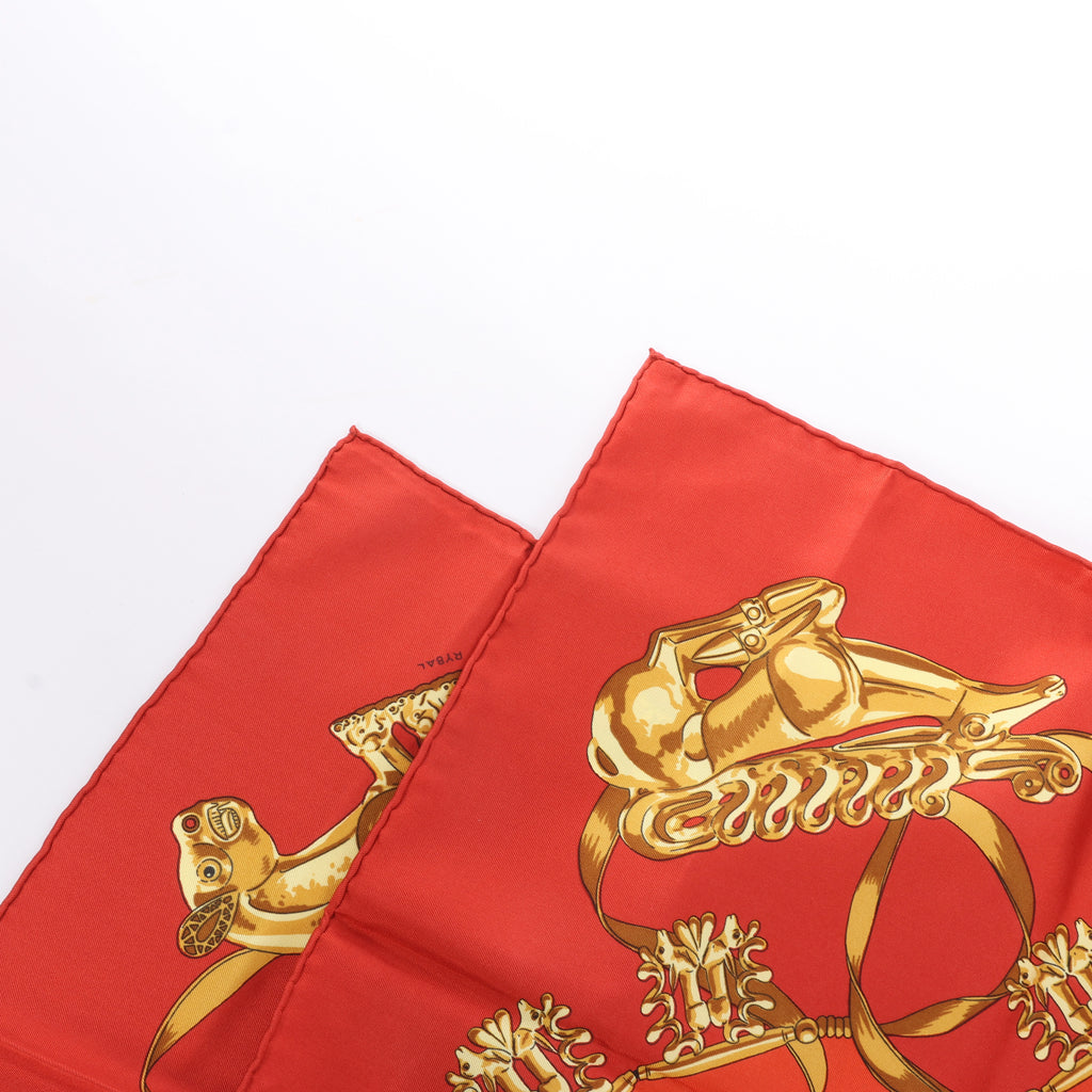 Hermès Carré 90 "LES CAVALIERS D'OR" Silk handkerchief in Red