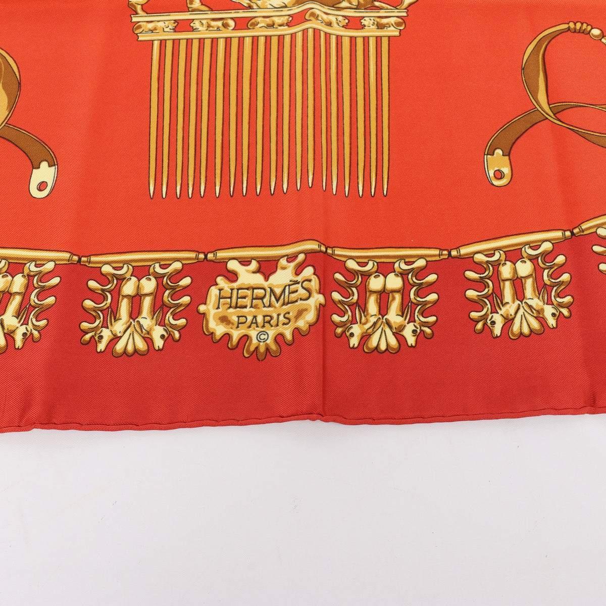 Hermès Carré 90 "LES CAVALIERS D'OR" Silk handkerchief in Red