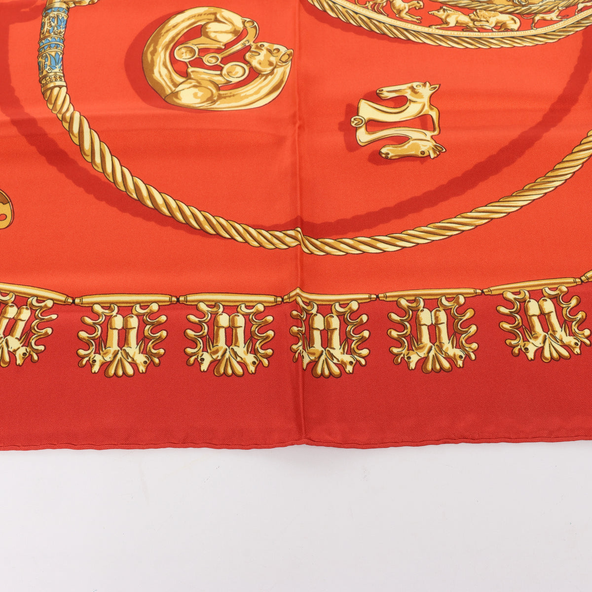 Hermès Carré 90 "LES CAVALIERS D'OR" Silk handkerchief in Red