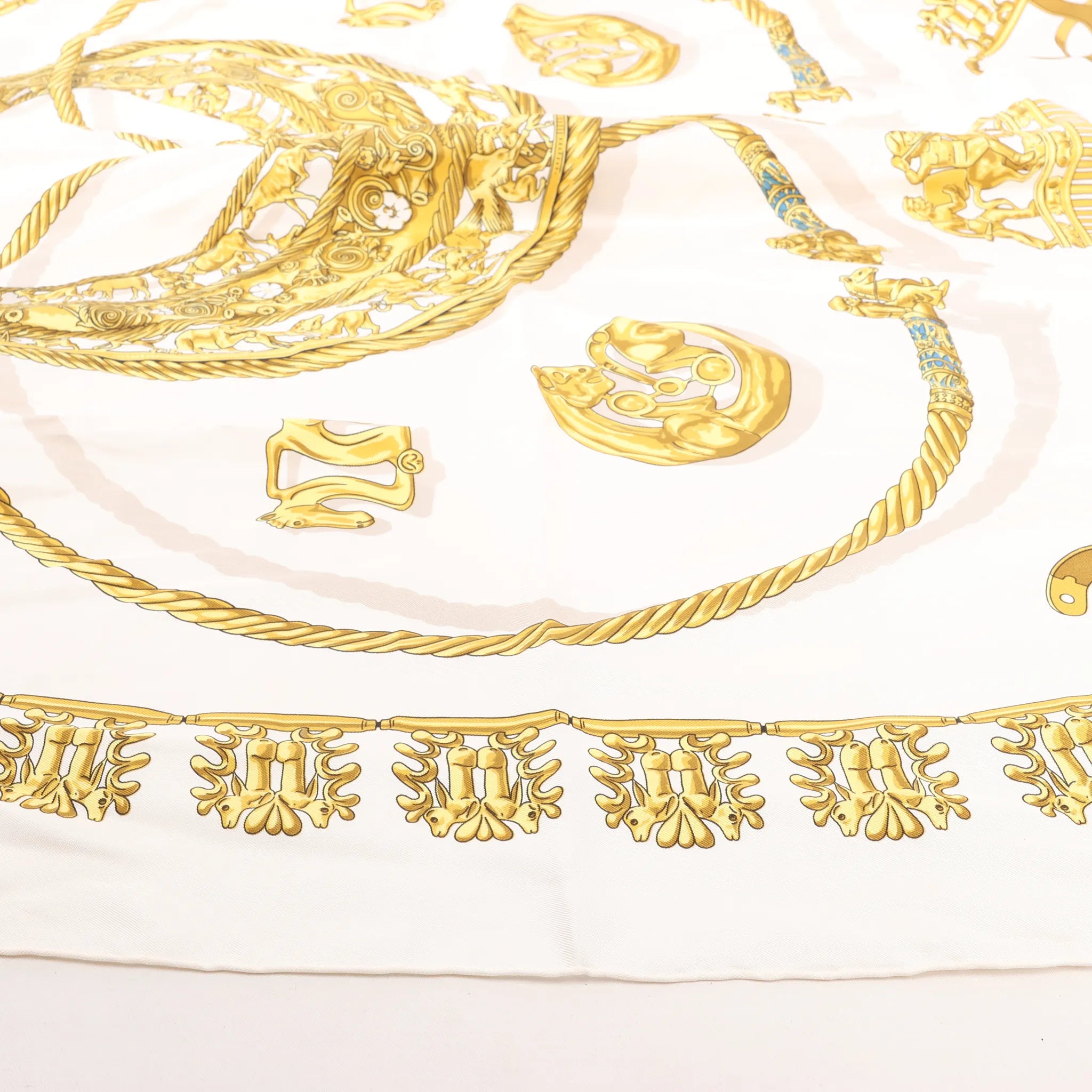 Hermès Carré 90 "LES CAVALIERS D'OR" Silk handkerchief in White