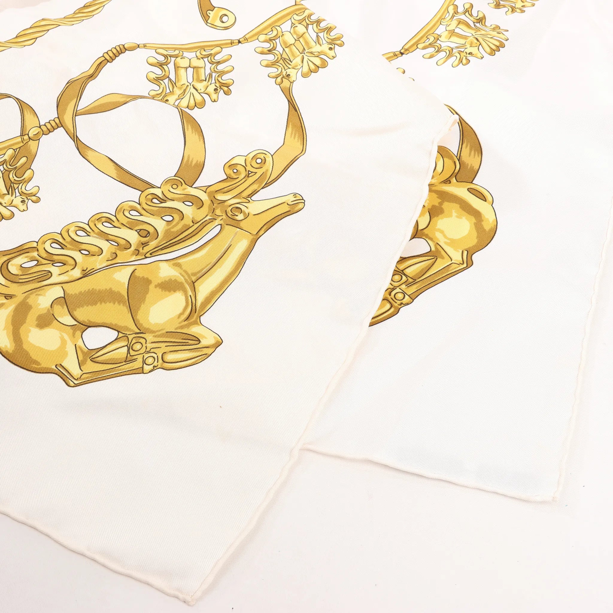 Hermès Carré 90 "LES CAVALIERS D'OR" Silk handkerchief in White