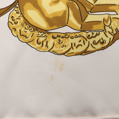 Hermès Carré 90 „LES CAVALIERS D'OR“ Seidentaschentuch in Weiß