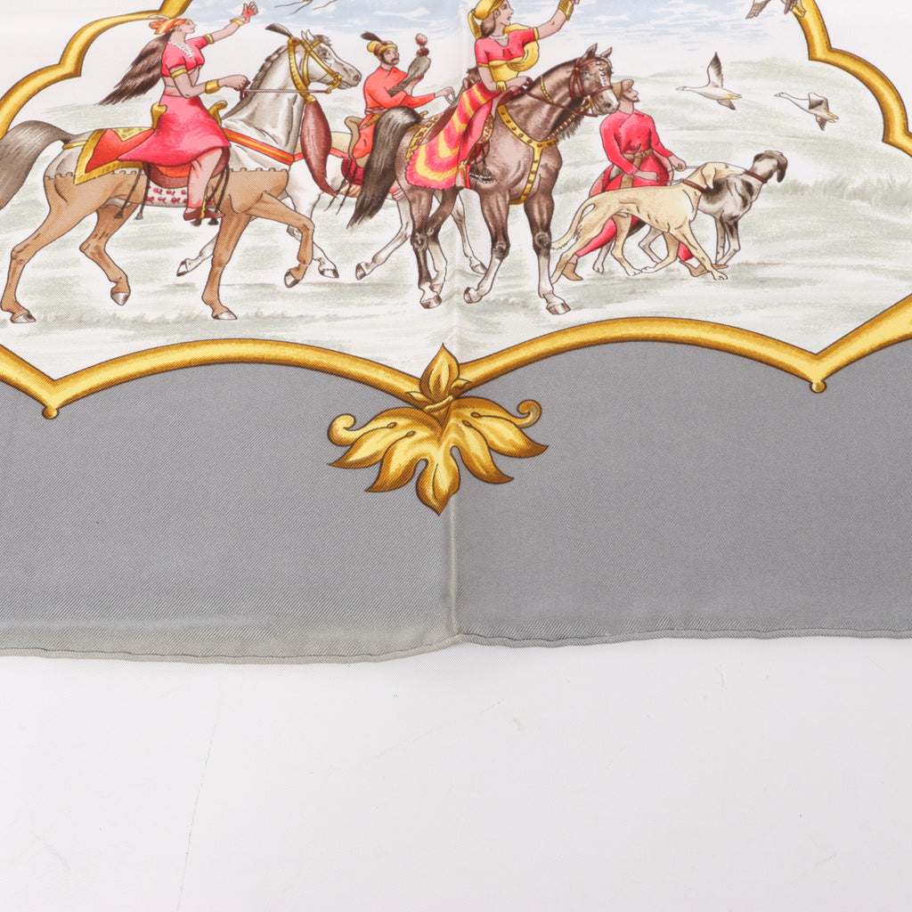 Hermès Carré 90 "LES CHEVAUX DES MOGHOLS" Silk handkerchief in Gray