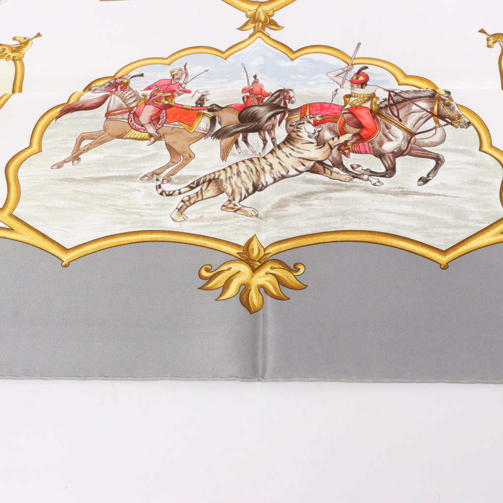 Hermès Carré 90 "LES CHEVAUX DES MOGHOLS" Silk handkerchief in Gray