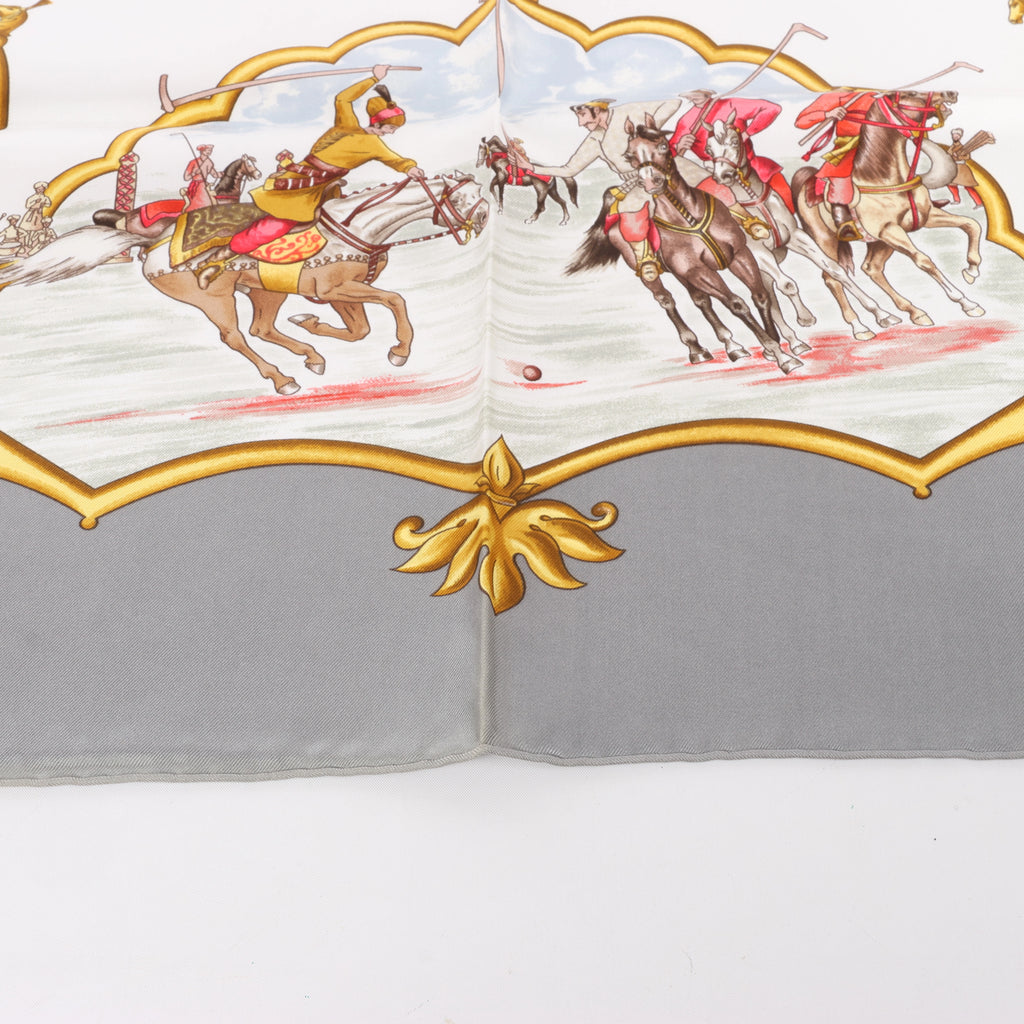 Hermès Carré 90 "LES CHEVAUX DES MOGHOLS" Silk handkerchief in Gray