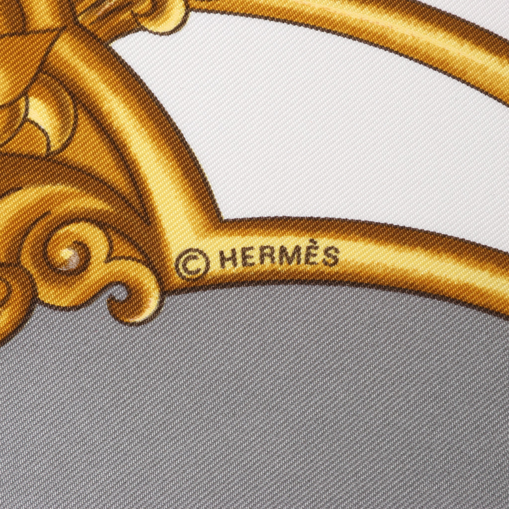 Hermès Carré 90 "LES CHEVAUX DES MOGHOLS" Silk handkerchief in Gray