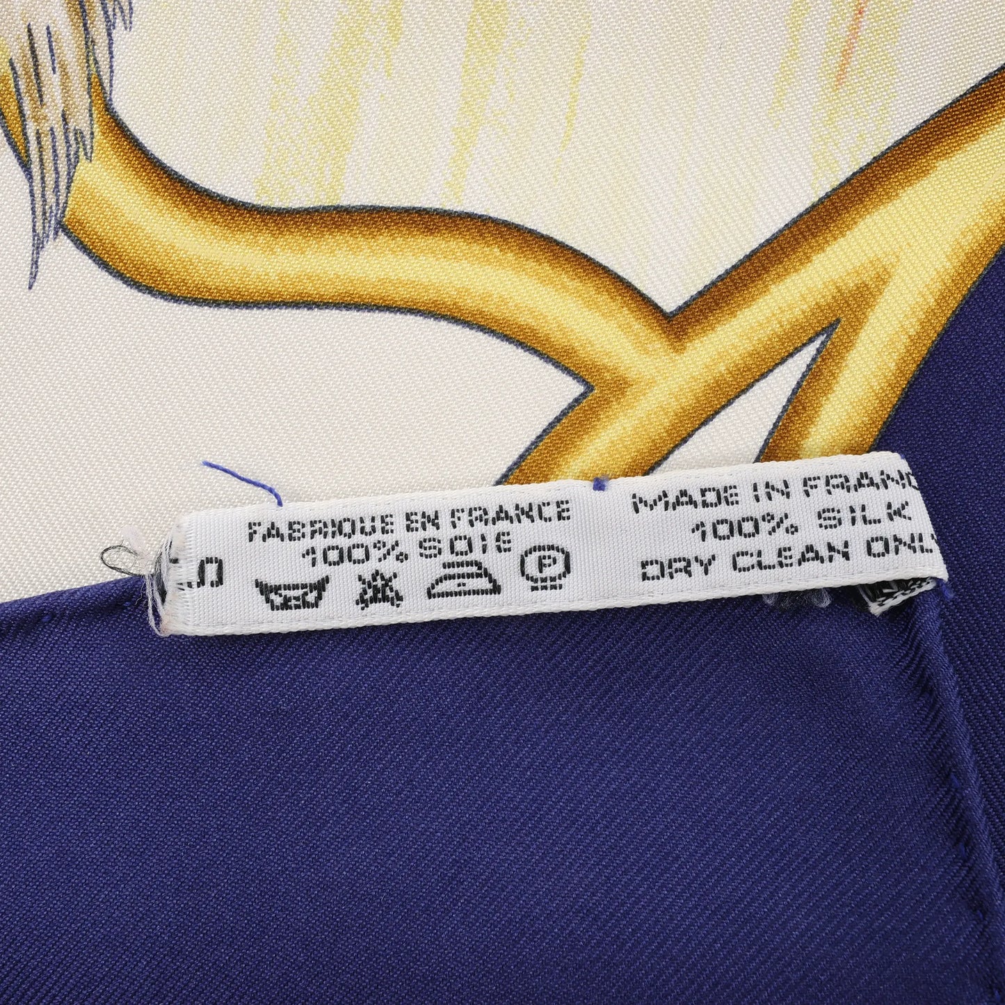 Hermès Carré 90 "LES CHEVAUX DES MOGHOLS" Silk handkerchief in Navy Blue