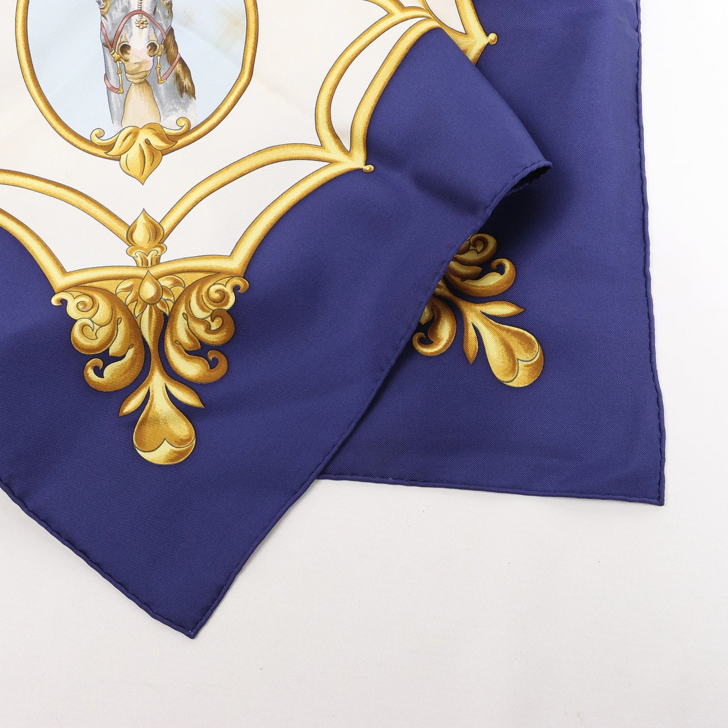 Hermès Carré 90 "LES CHEVAUX DES MOGHOLS" Silk handkerchief in Navy Blue