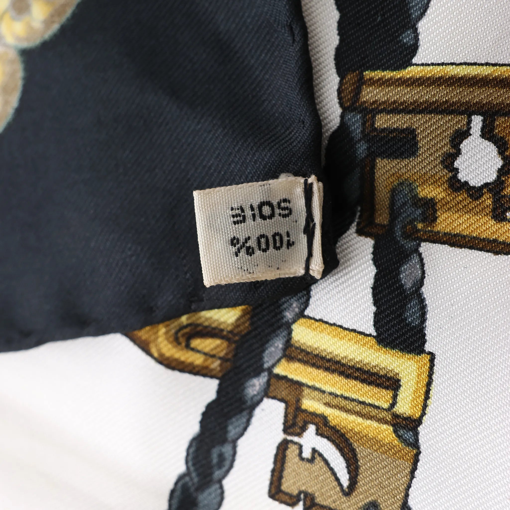 Hermès Carré 90 "LES CLES" Silk handkerchief in Black