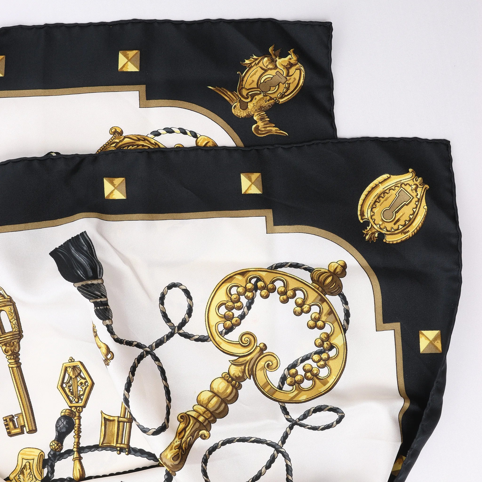 Hermès Carré 90 "LES CLES" Silk handkerchief in Black