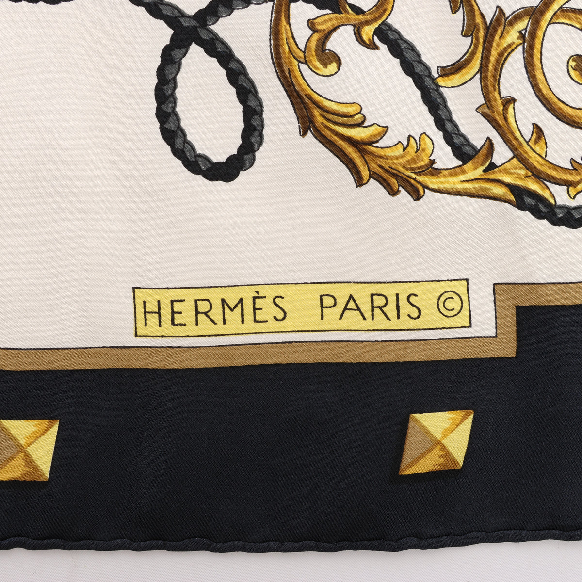 Pañuelo Hermès Carré 90 "LES CLES" 100% seda rosa