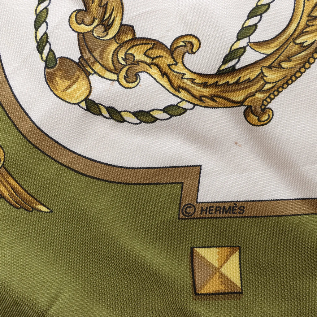 Hermès Carré 90 "LES CLES" Silk handkerchief in Green