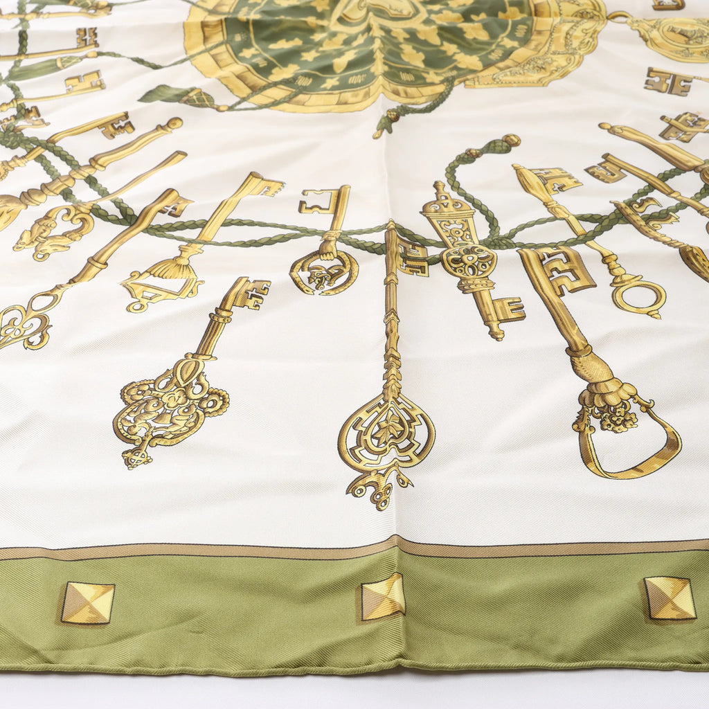 Hermès Carré 90 "LES CLES" Silk handkerchief in Green