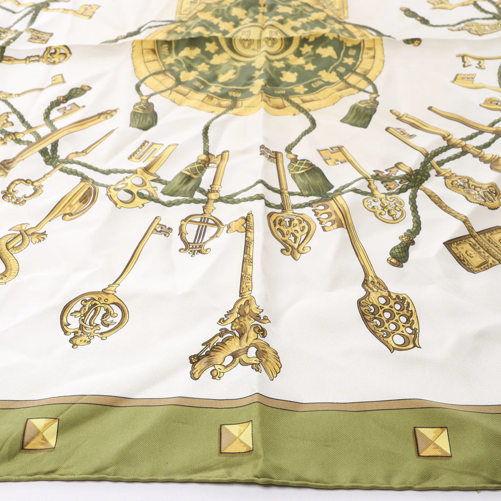 Hermès Carré 90 "LES CLES" Silk handkerchief in Green