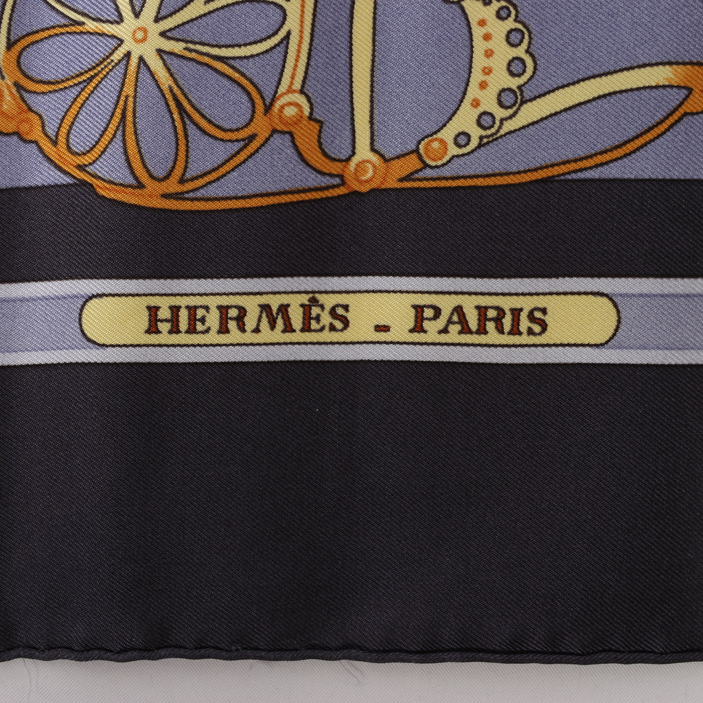 Hermès Carré 90 "LES MUSEROLLES" Silk handkerchief in Gray